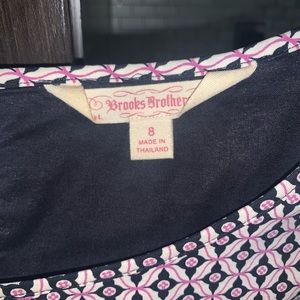 Patterned brooks brothers dress with sinched waist, side zip, back key hole.